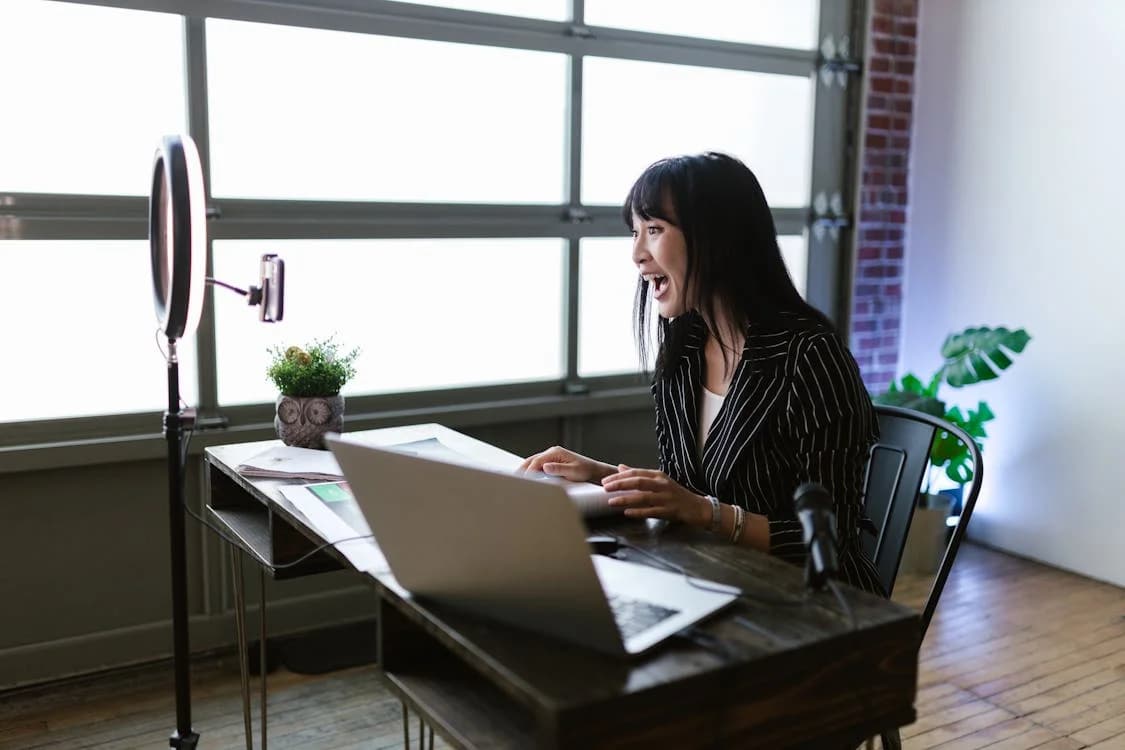 Empat tools mock interview AI dibandingkan